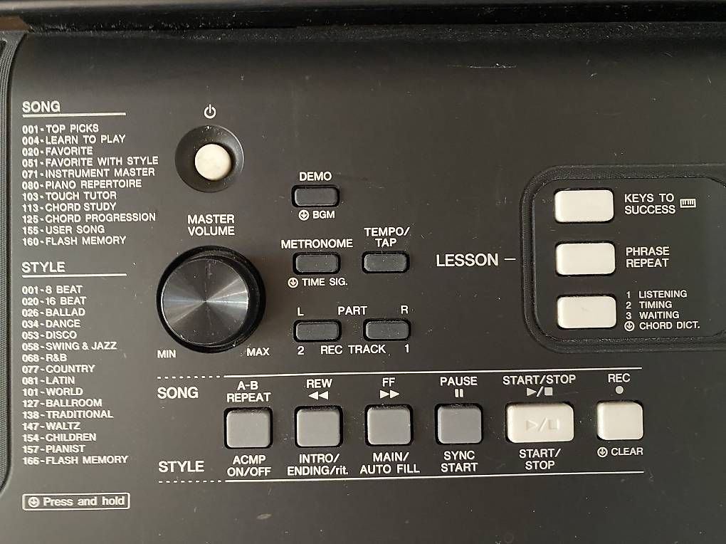 Musikinstrumente: Clavier synthé Yamaha – Neu und originalverpackt aus Lausanne von Mikael_Druid 1
