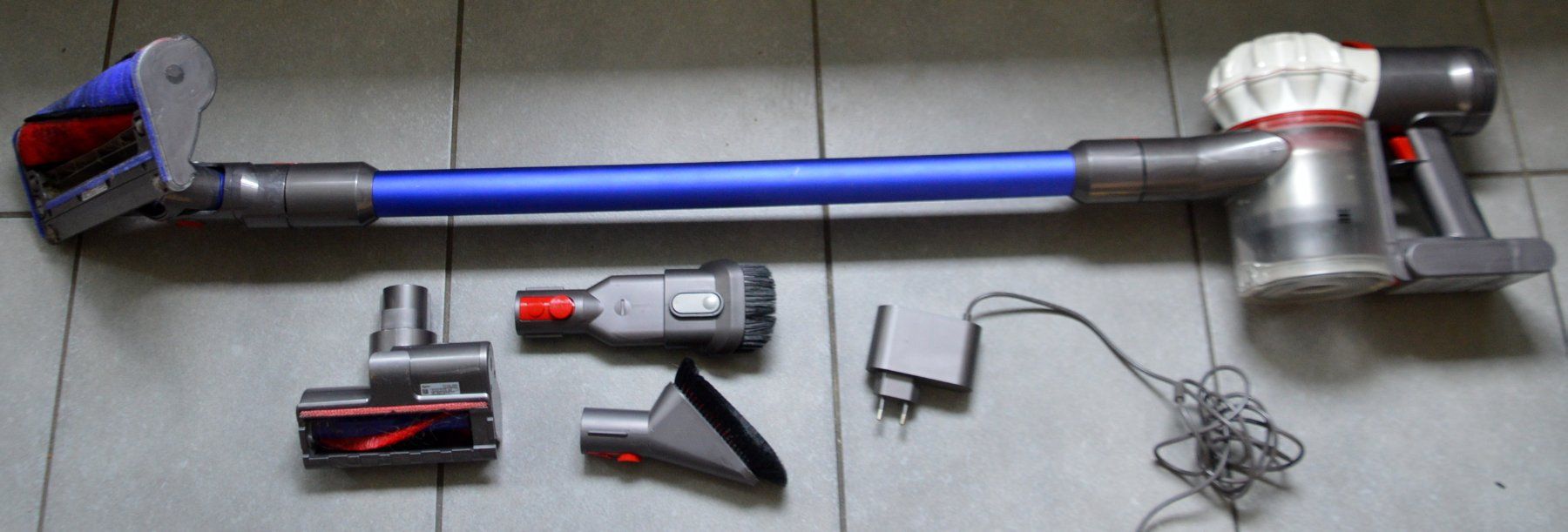 Dyson Aspirapolveri & Accessori: Dyson V7 Staubsauger / aspirateur – Usato da Collonges venduto da arashee 3