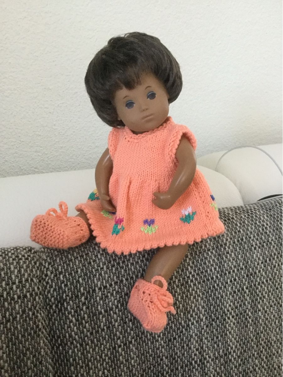 Sasha Morgenthaler Bambole: Garnitur Sasha Baby 30 cm – Nuovo e nell'imballaggio originale da Roggwil TG venduto da Strick-Fee
