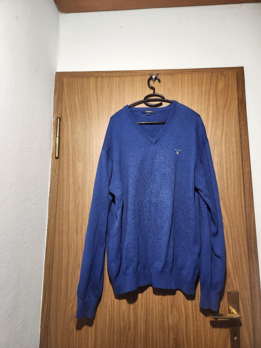 Guanti & manicotti: Pull Gant col V bleu 100% coton taille XL – Usato da Niedergösgen venduto da Eva2410