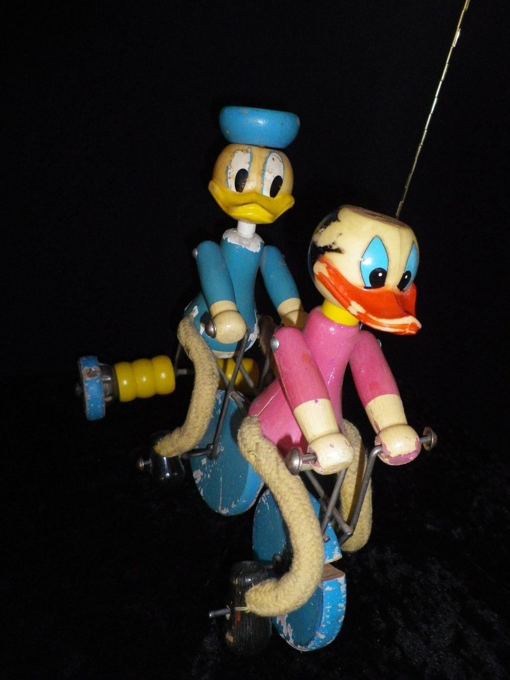 Disney Statuette: Donald Duck und Daisy – Usato da Reinach BL venduto da Annodomini 4