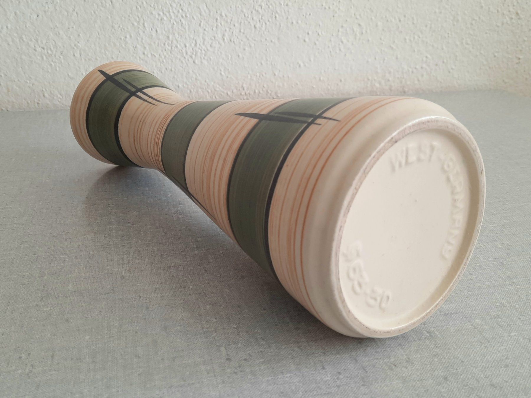 Vasi & Recipienti: Schöne vintage Blumenvase, hell – Usato da Weinfelden venduto da Yenas10 2