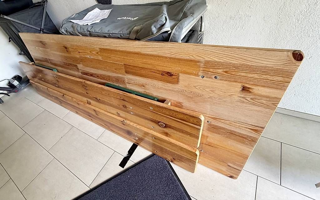 Set di tavolo e panche: Bierzeltgarnitur – Usato da Dielsdorf venduto da Gauga284