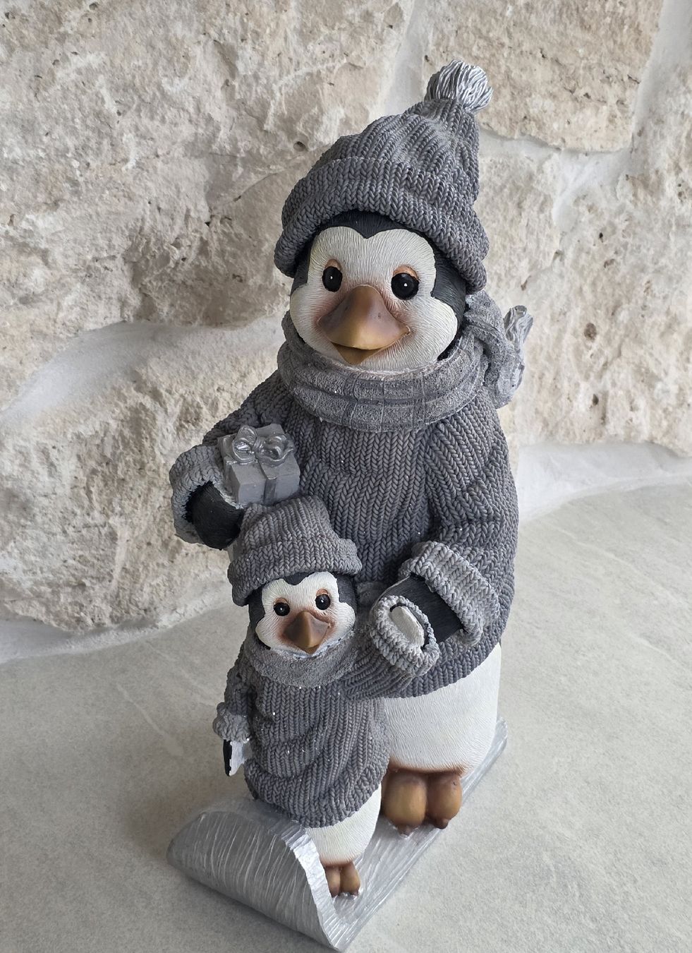 Tutte le decorazioni: Deko Pinguin Elternpaar mit Kind  – Usato da Rheinsulz venduto da Gilea 5