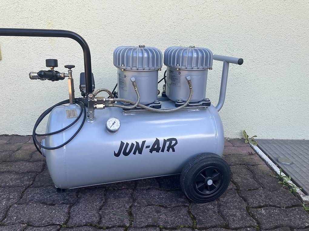 Jun-Air Compressori: JUN-AIR Druckluftkompressor – Usato da Walterswil SO venduto da Hodu88