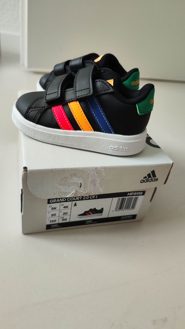 Scarpe per ragazzi: Adidas Schuhe NEU Grösse 20 – Nuovo (secondo la descrizione) da Langendorf venduto da lua_6vcv