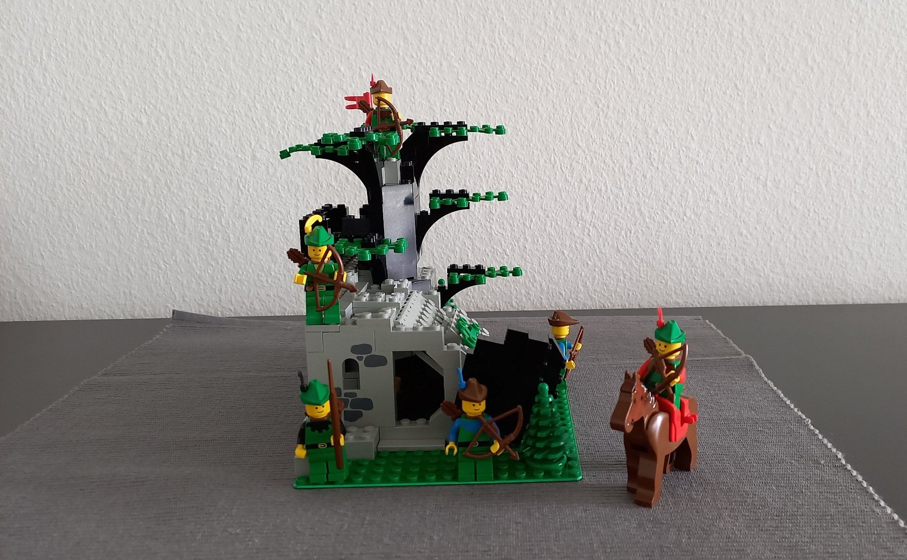 Lego Spielzeuge: Lego Forestmen 6066 – Gebraucht aus Emmenbrücke von poros221 3