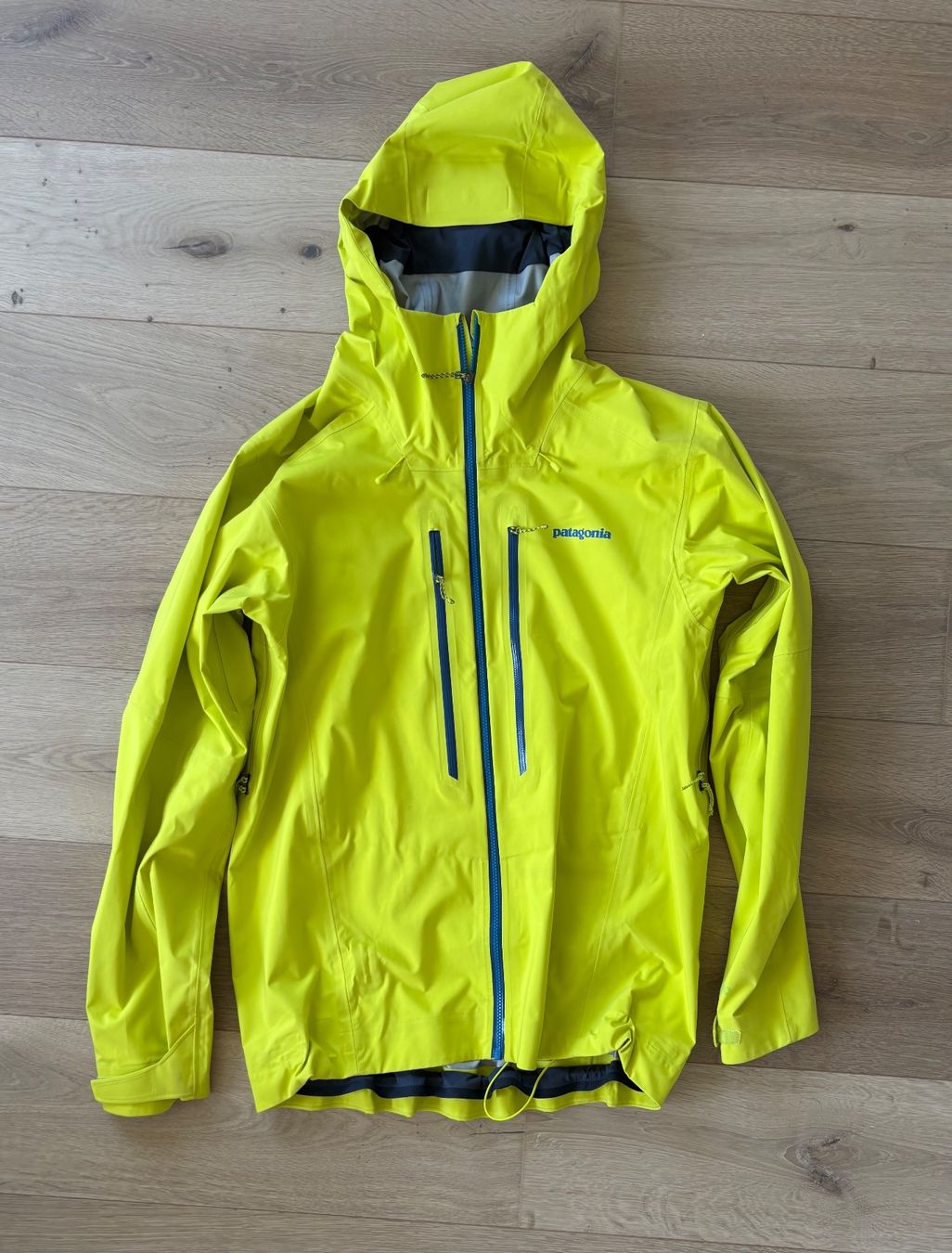 Patagonia Jacken: Patagonia Torrentshell 2.5L, M – Gebraucht aus Dübendorf von mon_hn88