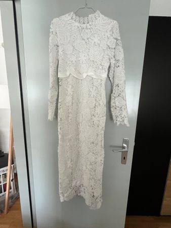 Spitzenkleid weiss langarm mit Blumenmuster ungetragen M
