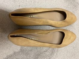 New elegant leather flat