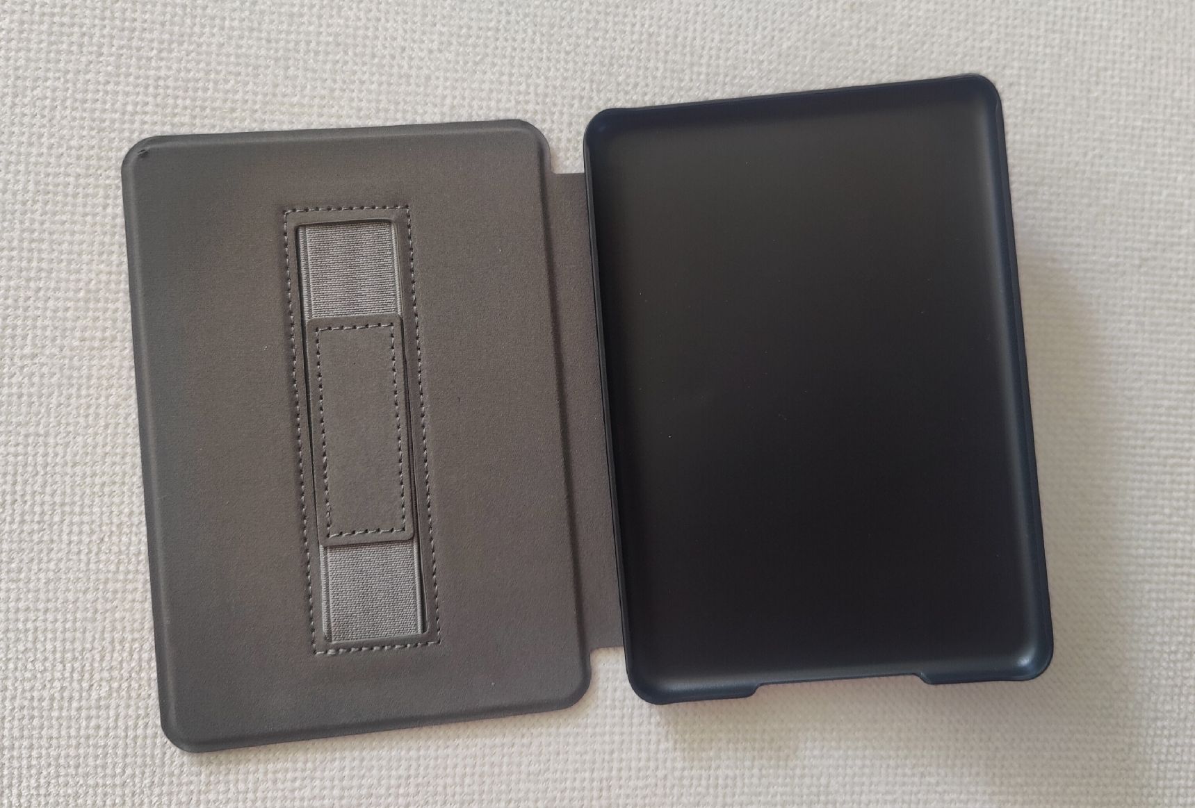 Covers & Schutzfolien: Hülle für Kindle Violett – Neu (gemäss Beschreibung) aus Zürich von mariafe 1