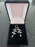 Silber Ohrringe mit Zirkonia Blattdesign im Geschenk Etui