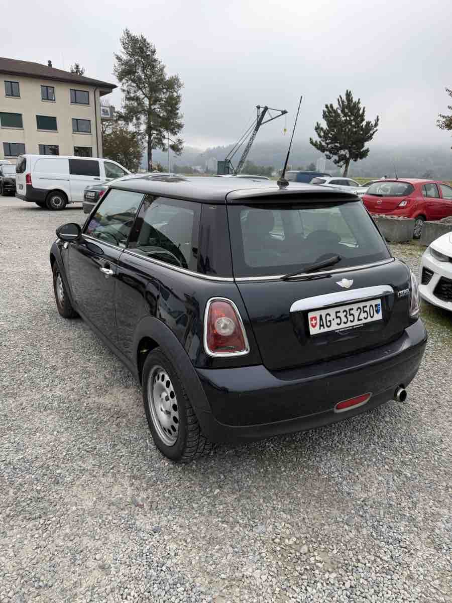 Mini Autos: Mini Cooper Limousine Black, Acceptable Condition – D'occasion à Kirchdorf AG par fer_8sf2 2