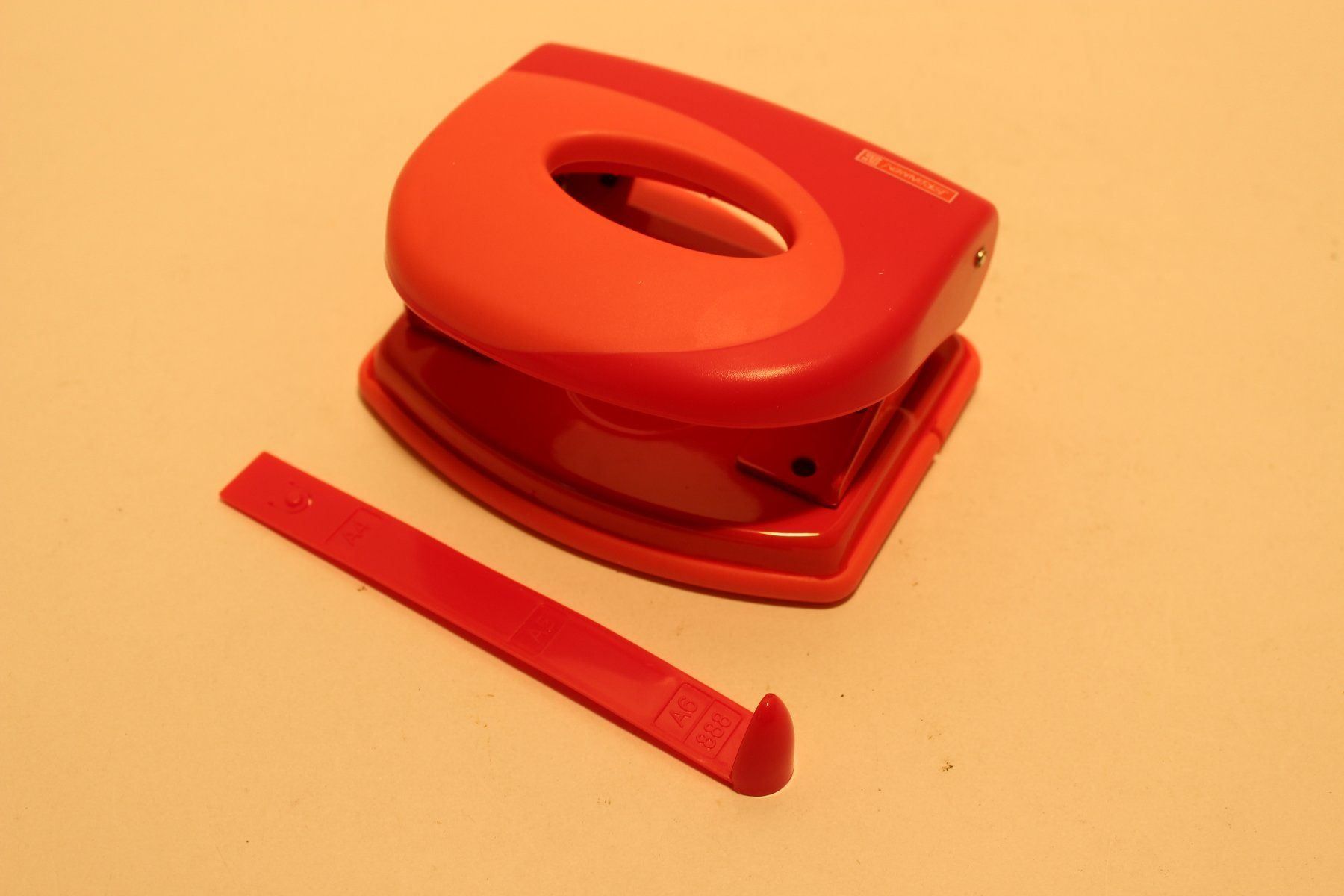 Macchine rilegatrici: Locher, Soft Touch, rot – Nuovo e nell'imballaggio originale da Fehraltorf venduto da haefens