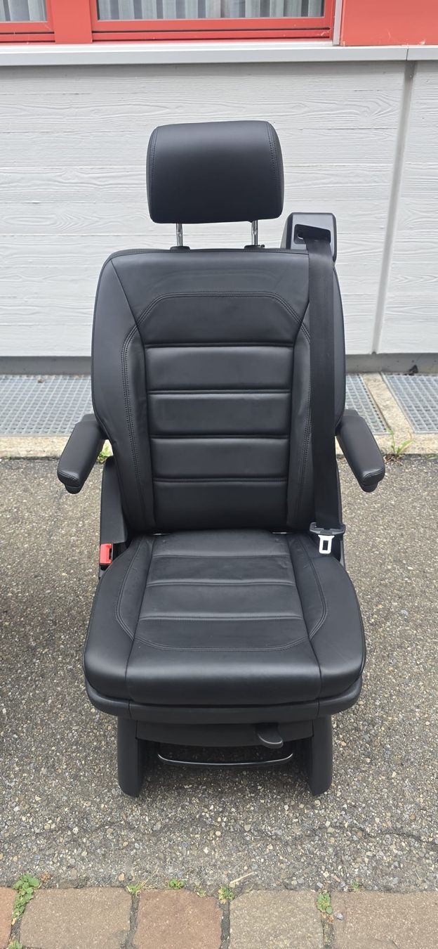 VW Tutti i ricambio: VW T5 T6 T6.1 MULTIVAN DREHSITZE LEDER ISOFIX – Usato da Meilen venduto da COSTA_ABC 4