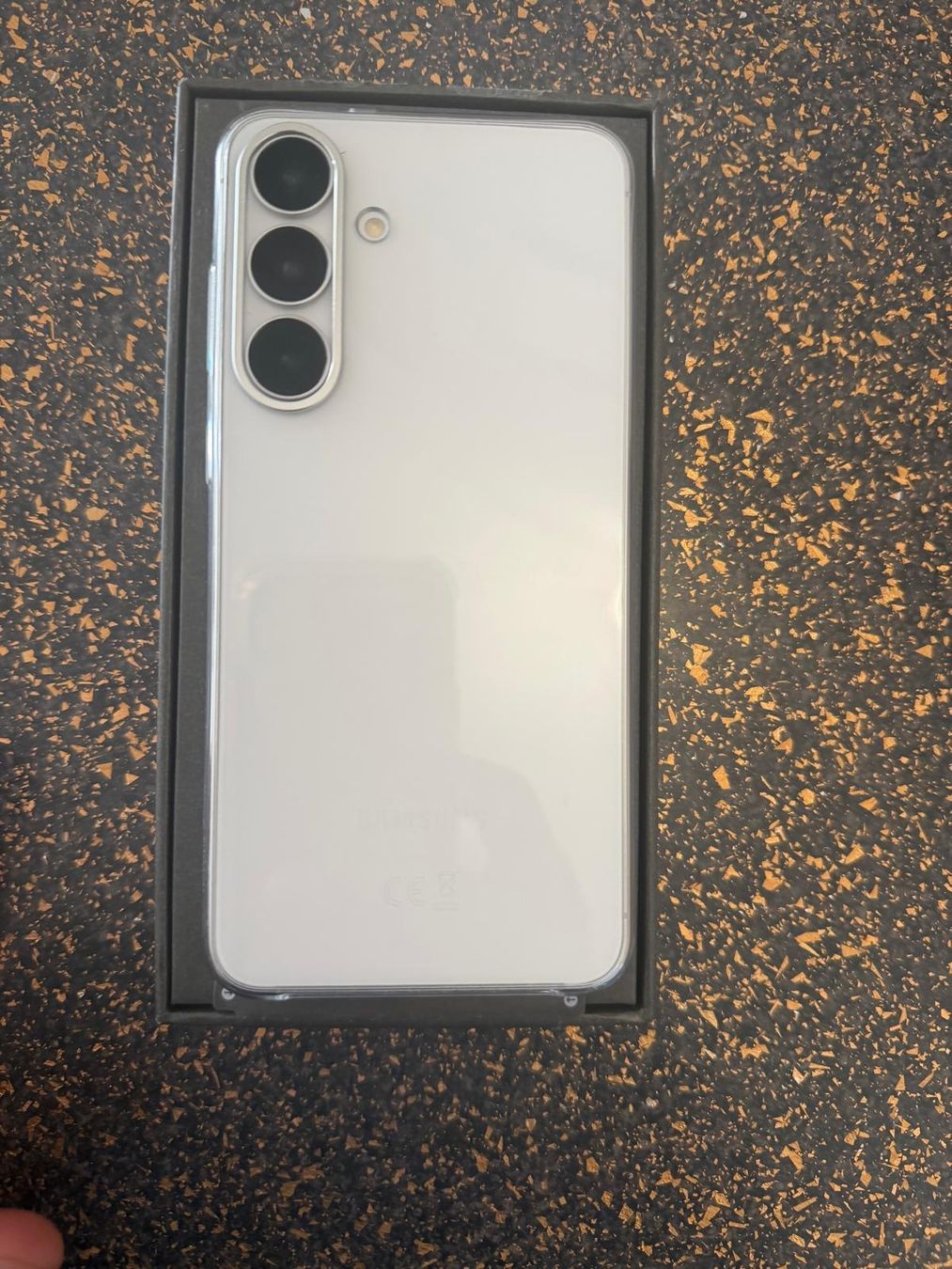 Samsung Telefoni cellulari / Smartphones: Samsung Galaxy S25 FE Smartphone – Usato da Burgdorf venduto da Roscheh 1