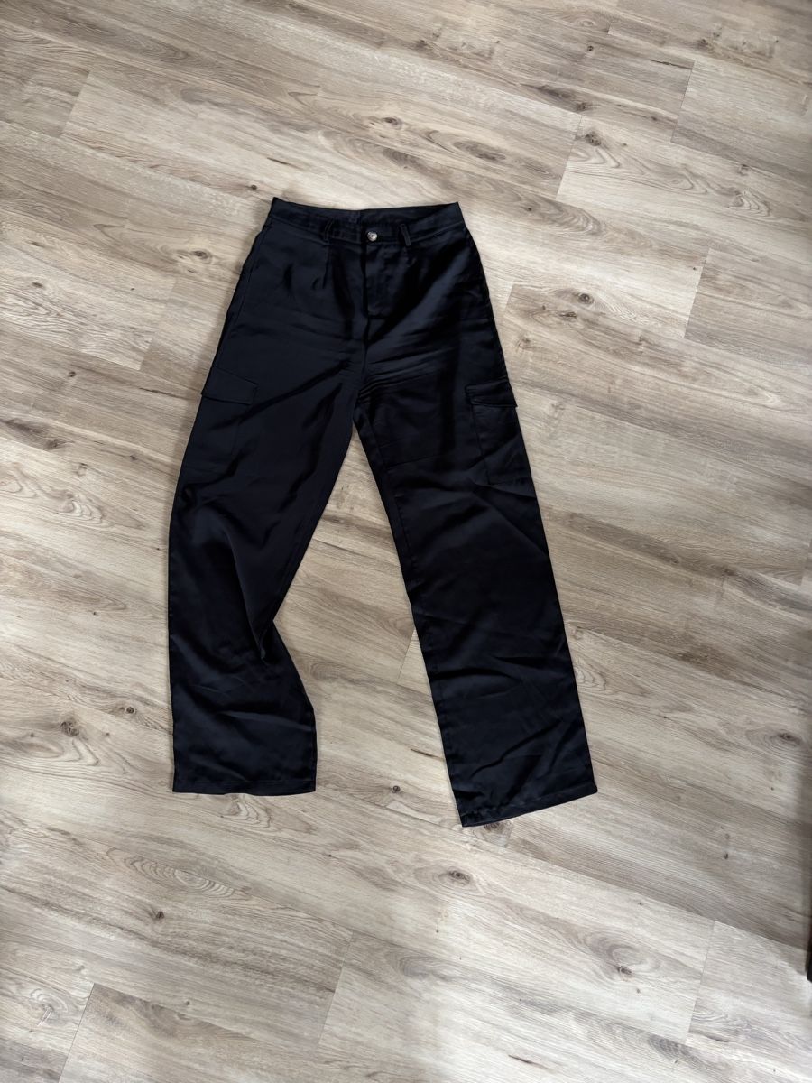 Pantaloni: Schwarze Hose Satin – Usato da Zug venduto da sarah26f