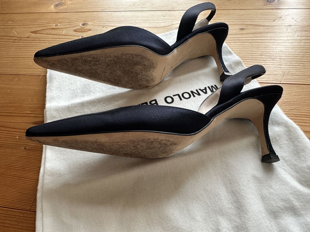 Scarpe da donna: MANOLO BLAHNIK Pumps Seide schwarz 35 – Usato da Gersau venduto da Sidharta7 4