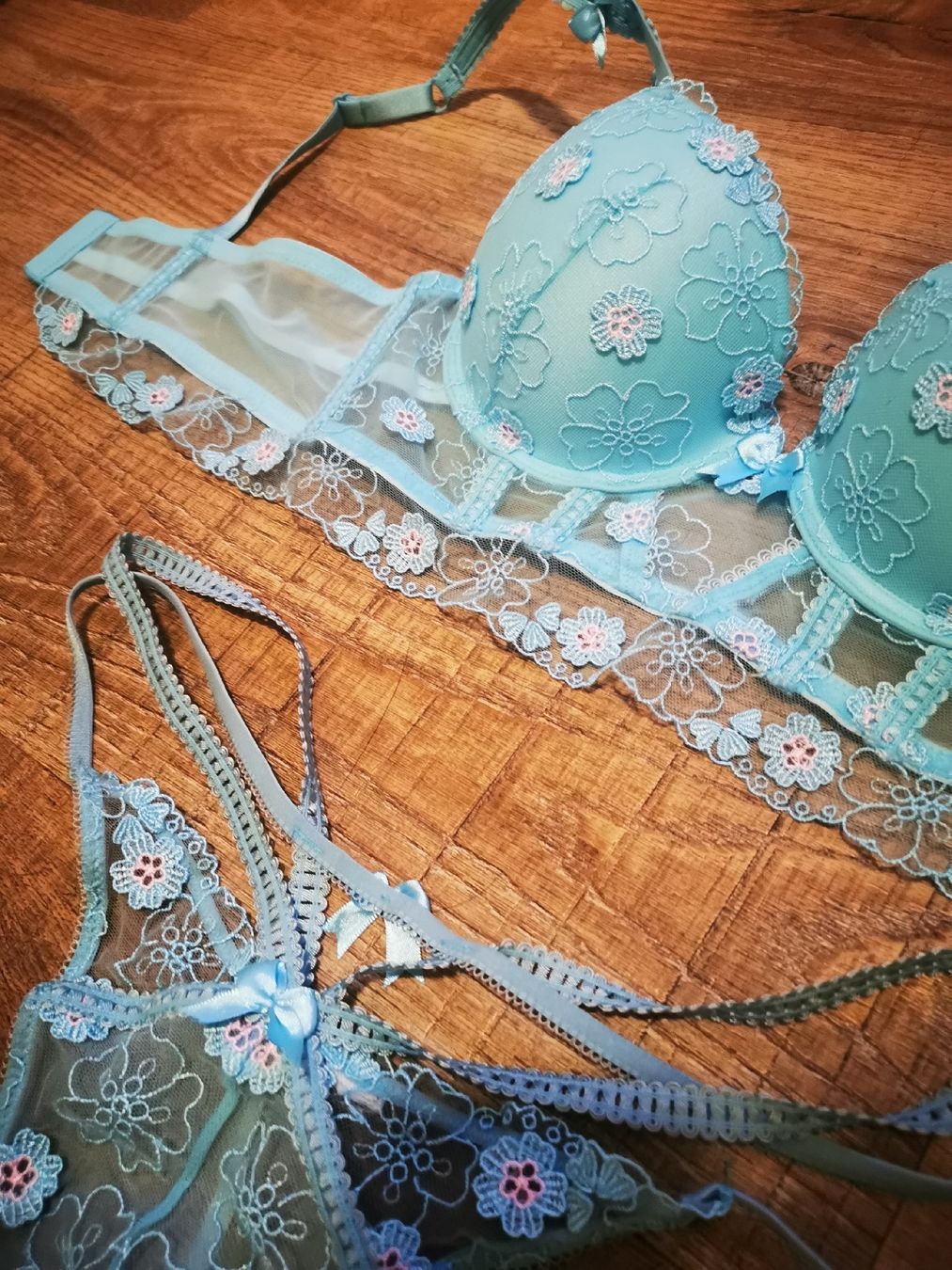 Altra biancheria intima: Frühling Blumen BH mit passendem Slip, Grösse 75C – Nuovo (secondo la descrizione) da Balsthal venduto da Leila_Luna 1