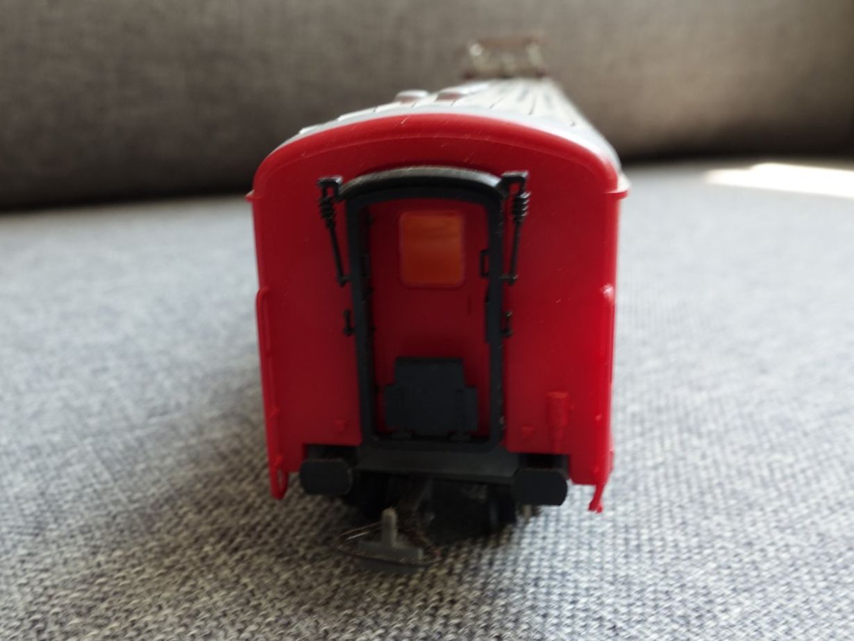 Kleinbahn Modelleisenbahnen: KLEINBAHN No. 392 SBB Speisewagen Dr4 – Gebraucht aus Wallbach von Sarrows 4