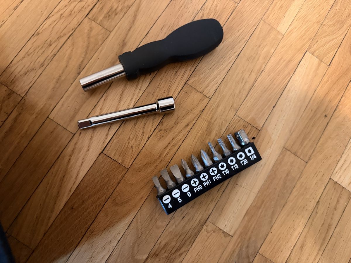 Tutti gli attrezzi: Werkzeugtasche mit Schraubendrehern und Zangen – Usato da Zürich venduto da Gadgets2020 2
