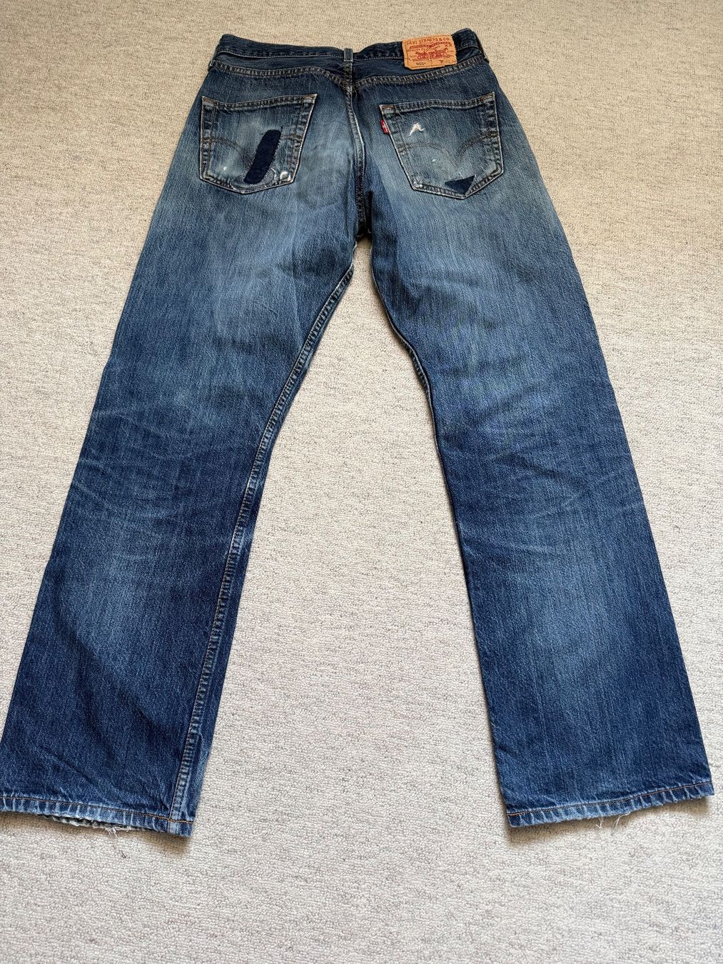Levi's Jeans: Jeans Levi's 501 usagé et rapiécé – Usato da Echandens venduto da pepite30 1