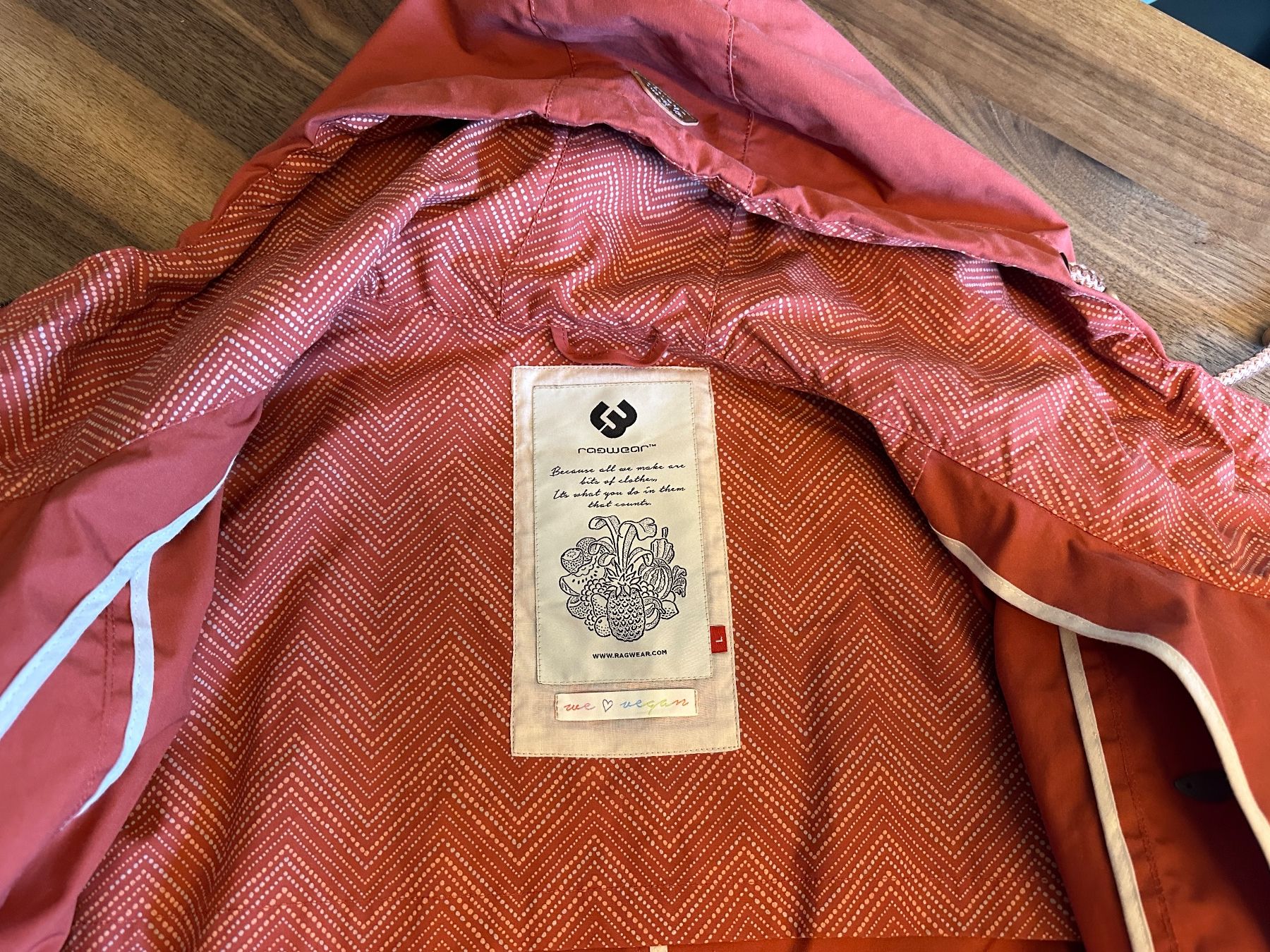 Ragwear Jacken: Ragwear Parka rot, L – Gebraucht aus Winterthur von manelio113 2