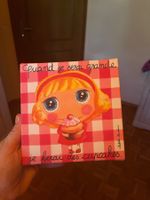 Petit tableau Isabelle Kessedjian enfant cupcakes tbe