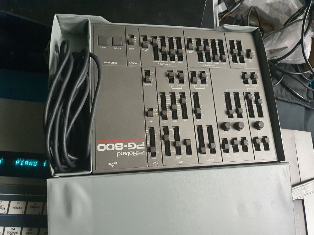 Roland JX-8P + PG-800 Programmer+ karte (Gebraucht) in Muri AG für CHF ...