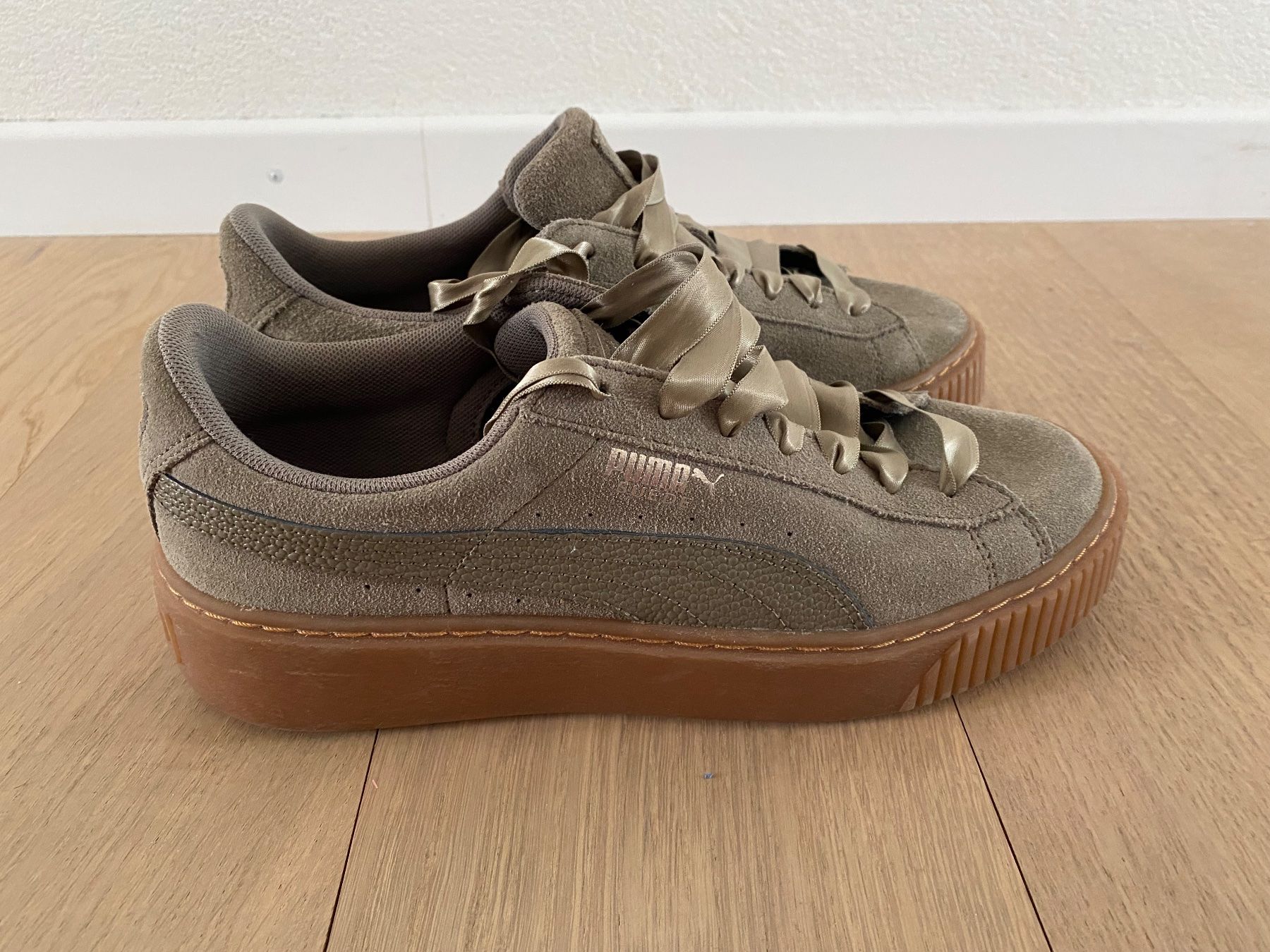 Puma Damenschuhe: Puma Suede olivegrün (Gr. 39) – Gebraucht aus Schlieren von vivid_wrld 3