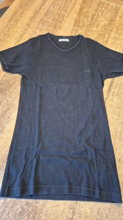 Schwarzes Armani T-Shirt Gr. M V-Ausschnitt