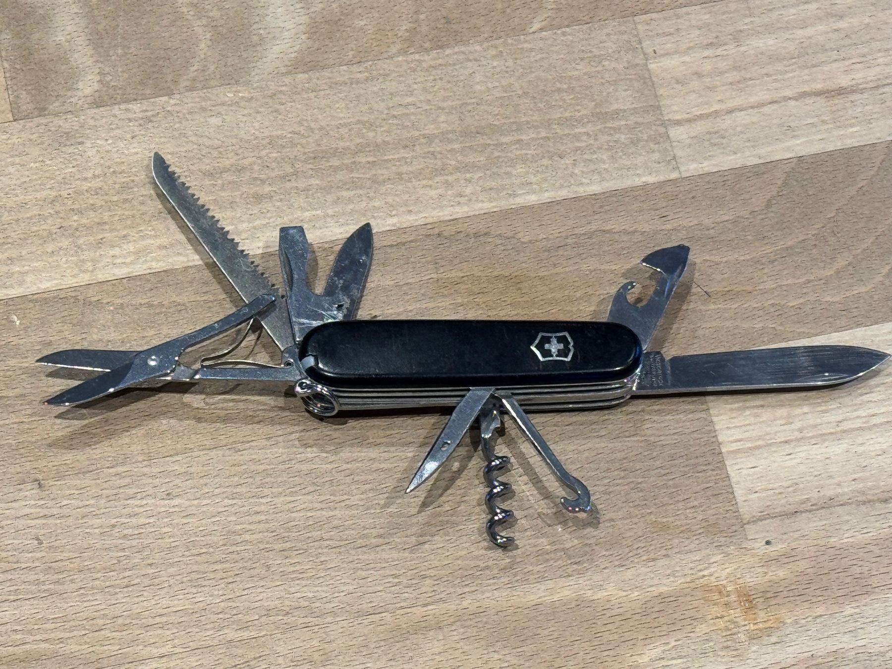 Coltelli tascabile: Victorinox HUNTSMAN – Usato da Les Mosses venduto da lynel