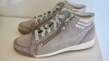 SNEAKER ARA