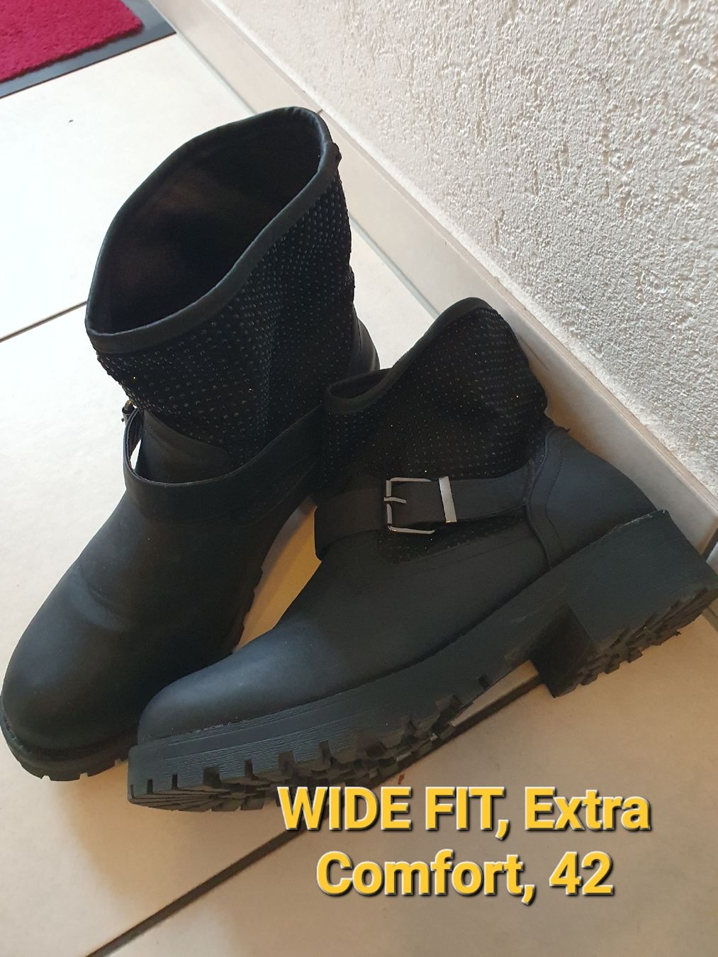 Damenschuhe: Stiefeletten WIDE FIT Extra comfort, 42 – Gebraucht aus Burgdorf von Hodel1