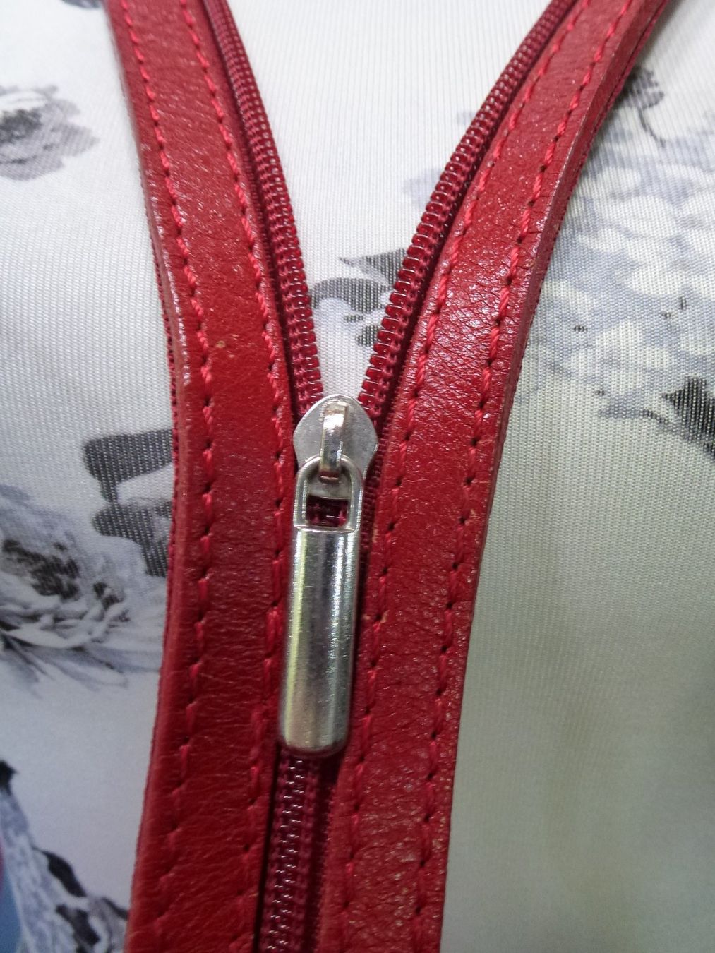 Zaini: ECHT LEDER RUCKSACK ROT SHOPPER ODER RUCKSACK EDEL DESIGNER – Usato da Kreuzlingen venduto da ang_7k8d 3