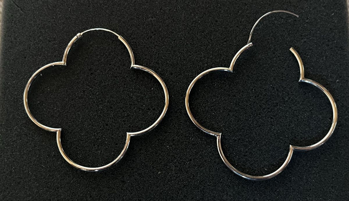 Ohrringe & -stecker: Silber 925 grosse Creolen Kleeblatt-Form – Gebraucht aus Wädenswil von Iana32
