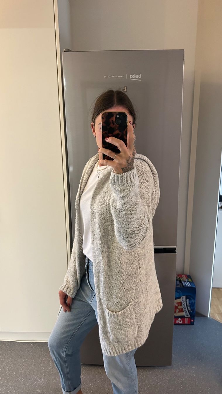 H&M Jacken: kaputzen Stickjacke – Gebraucht aus Thun von SelinaW1995 1