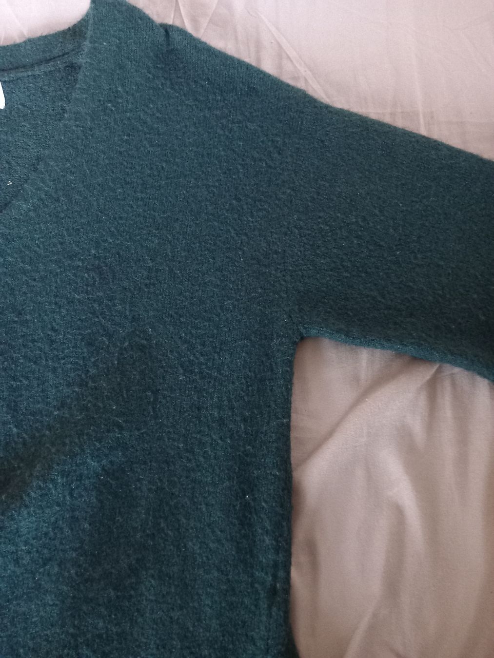 Pullover & Sweatshirts: Pull oversize vert canard foncé à col en V – Gebraucht aus Faoug von per_kp6r 1