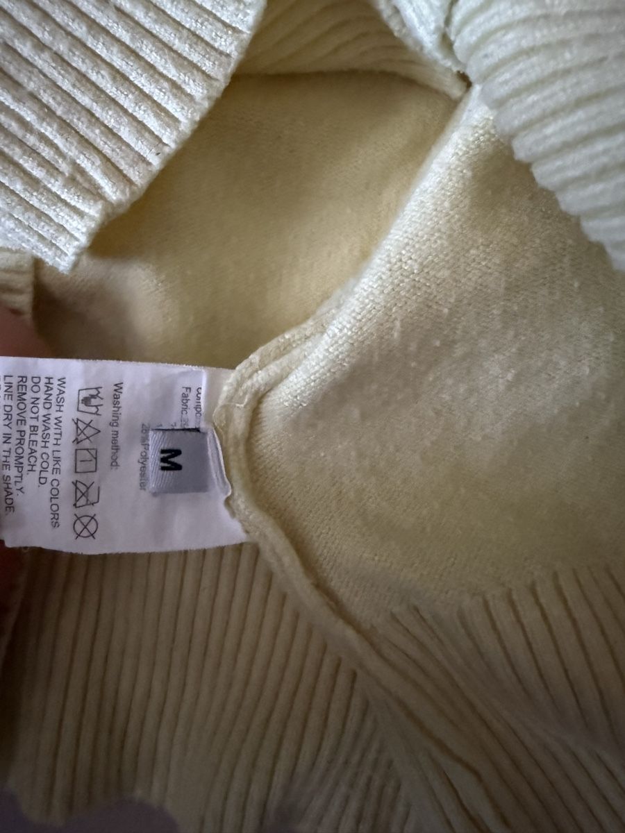 Maglioni & Felpe: Damen Pullover gelb Rundhalsausschnitt gebraucht – Usato da Kreuzlingen venduto da sop_kxw5 1