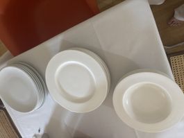 Teller Set Dario Porzellan 18-teilig guter Zustand