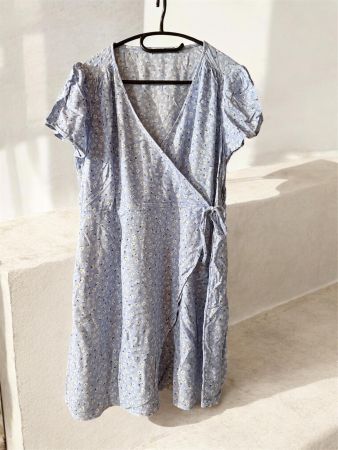 Wickelkleid blau geblümt Grösse M