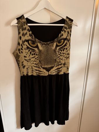 Kleid mit Katzenaufdruck M