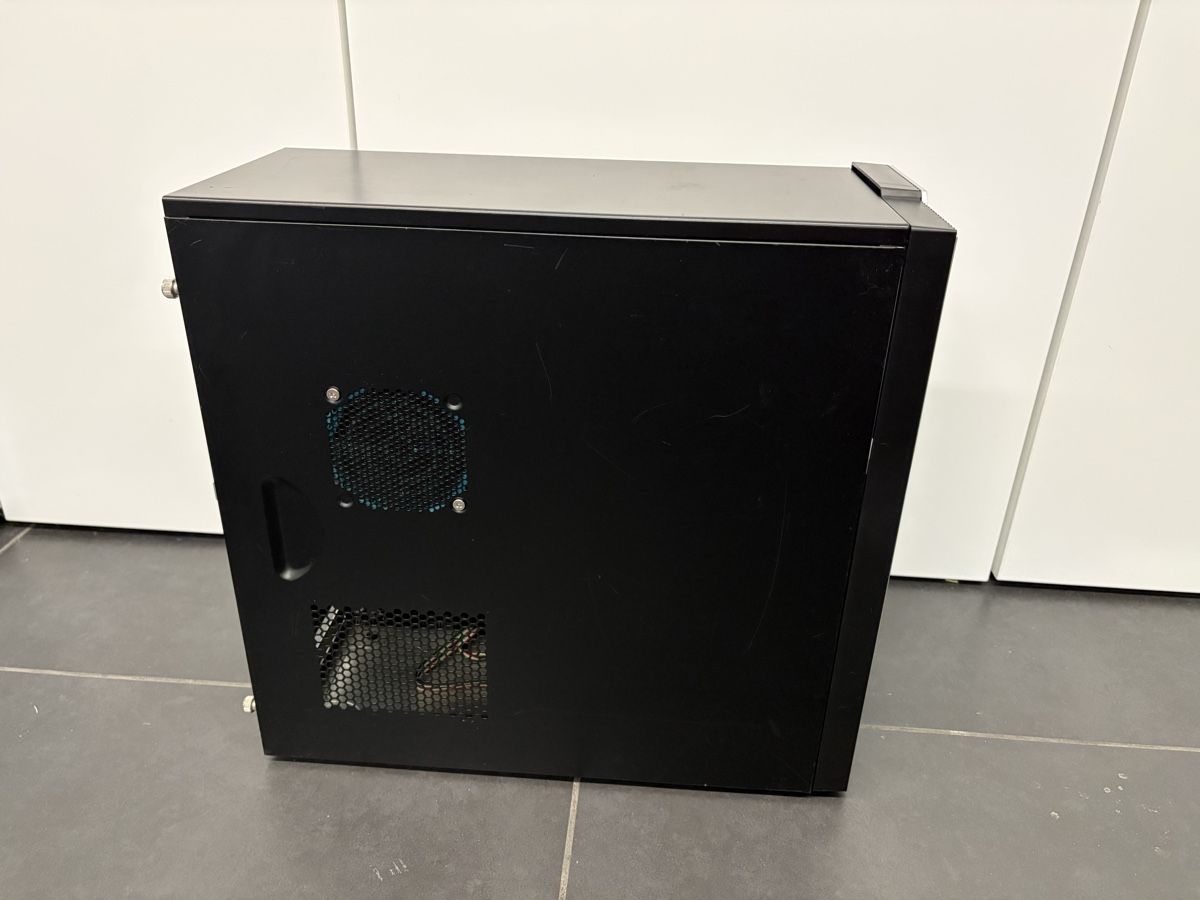 PC: Computergehäuse silber mit DVD-Laufwerk – Usato da Solothurn venduto da Jfk 1