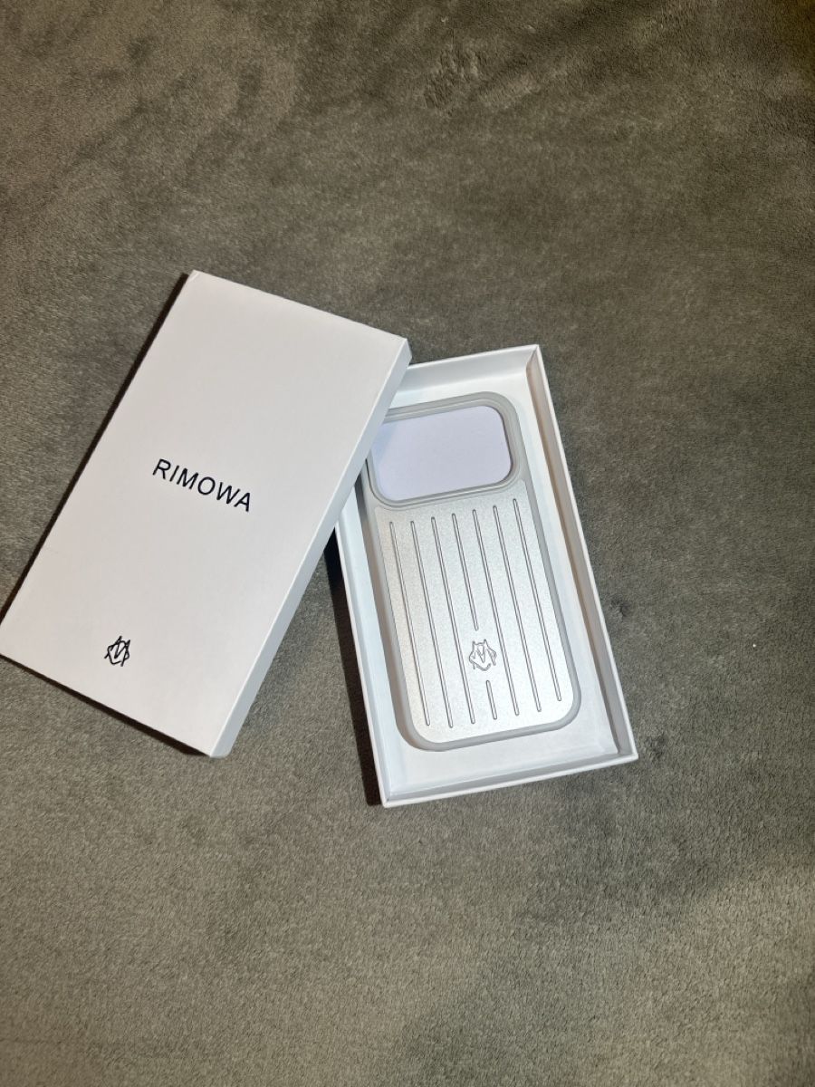 Apple Covers & Schutzfolien: Coque Rimowa pour iPhone 17 Pro – Neu (gemäss Beschreibung) aus Renens VD von acc_x6fw