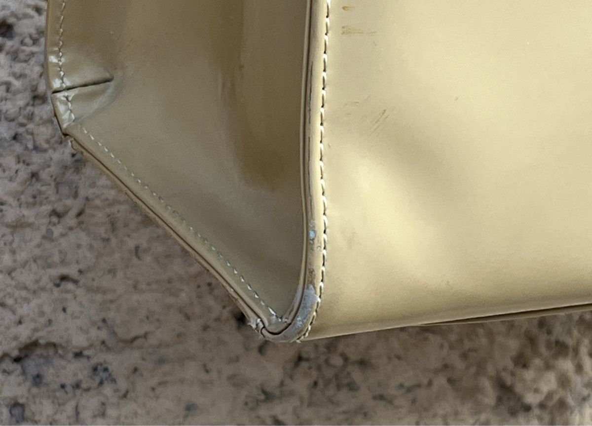 Navyboot Borse da donna: Sac à main NAVYBOOT verni beige bon état – Usato da La Tour-de-Peilz venduto da Pansy02 8