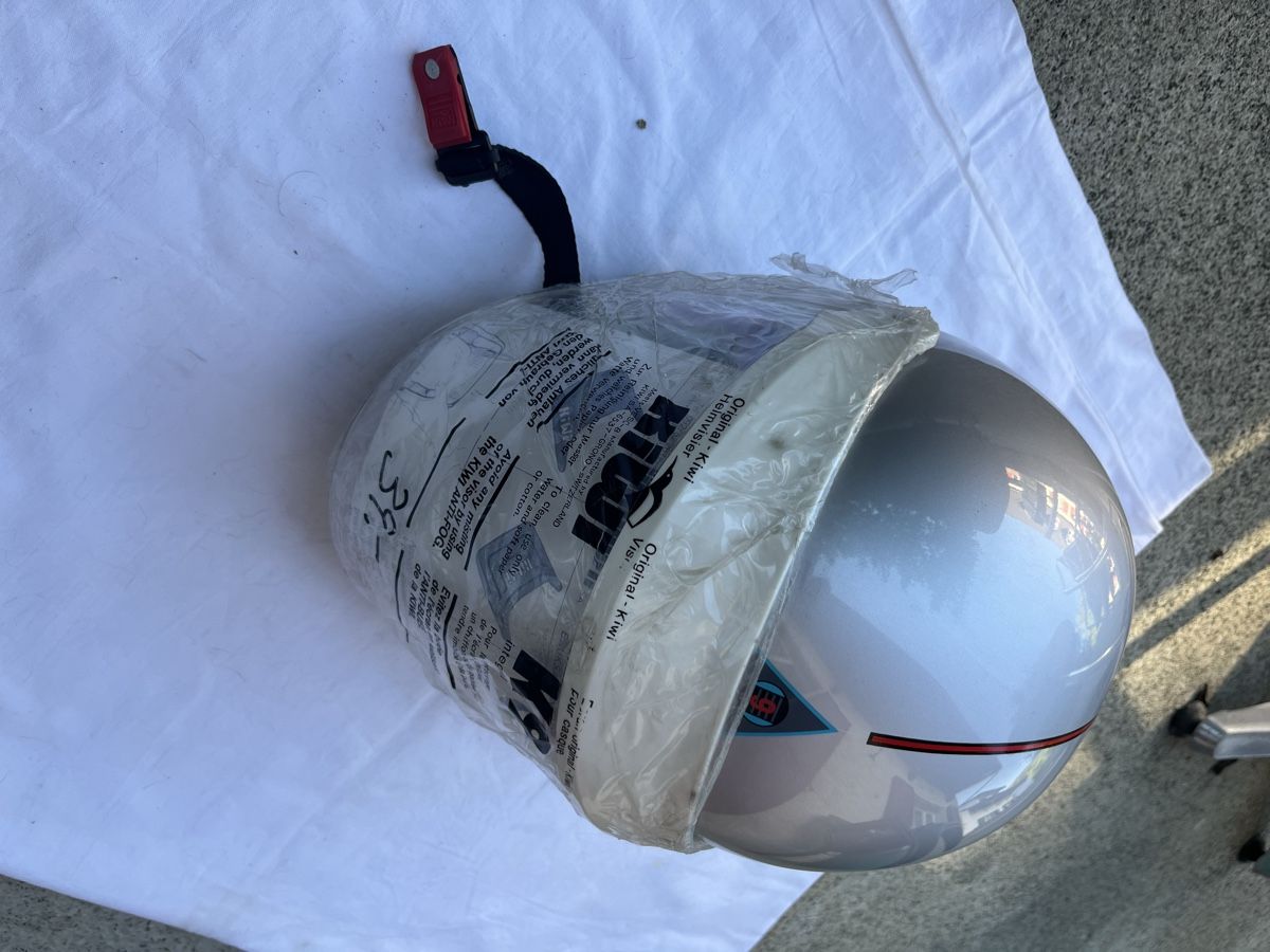 Caschi & visiere: Helm Kiwi mit Klappvisier. Neue alte Lagerware. – Nuovo (secondo la descrizione) da bretzwil venduto da nightflasher 1