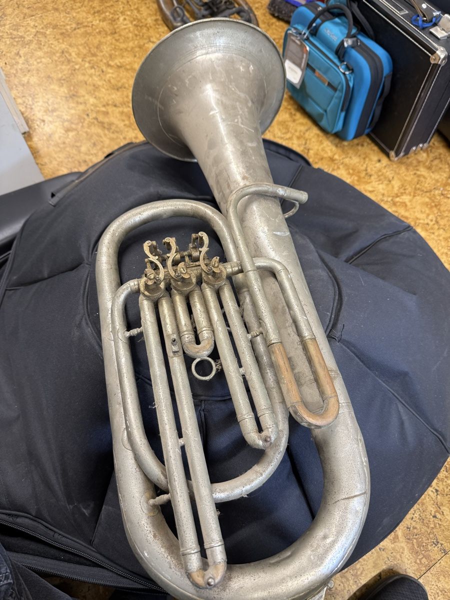 Strumenti musicali: Tenorhorn Hirsbrunner Sumiswald – Usato da Burgdorf venduto da kla_r5tf