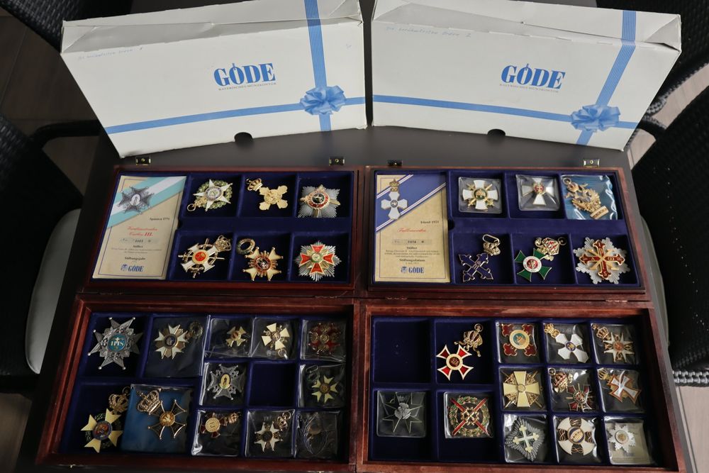 Replika div. internationaler Orden mit Beschreibung von Göde Kaufen