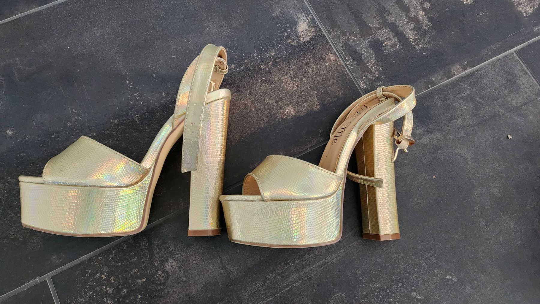 Chaussures femmes: High Heels Sandalen – D'occasion à Mägenwil par Lea.SN 1
