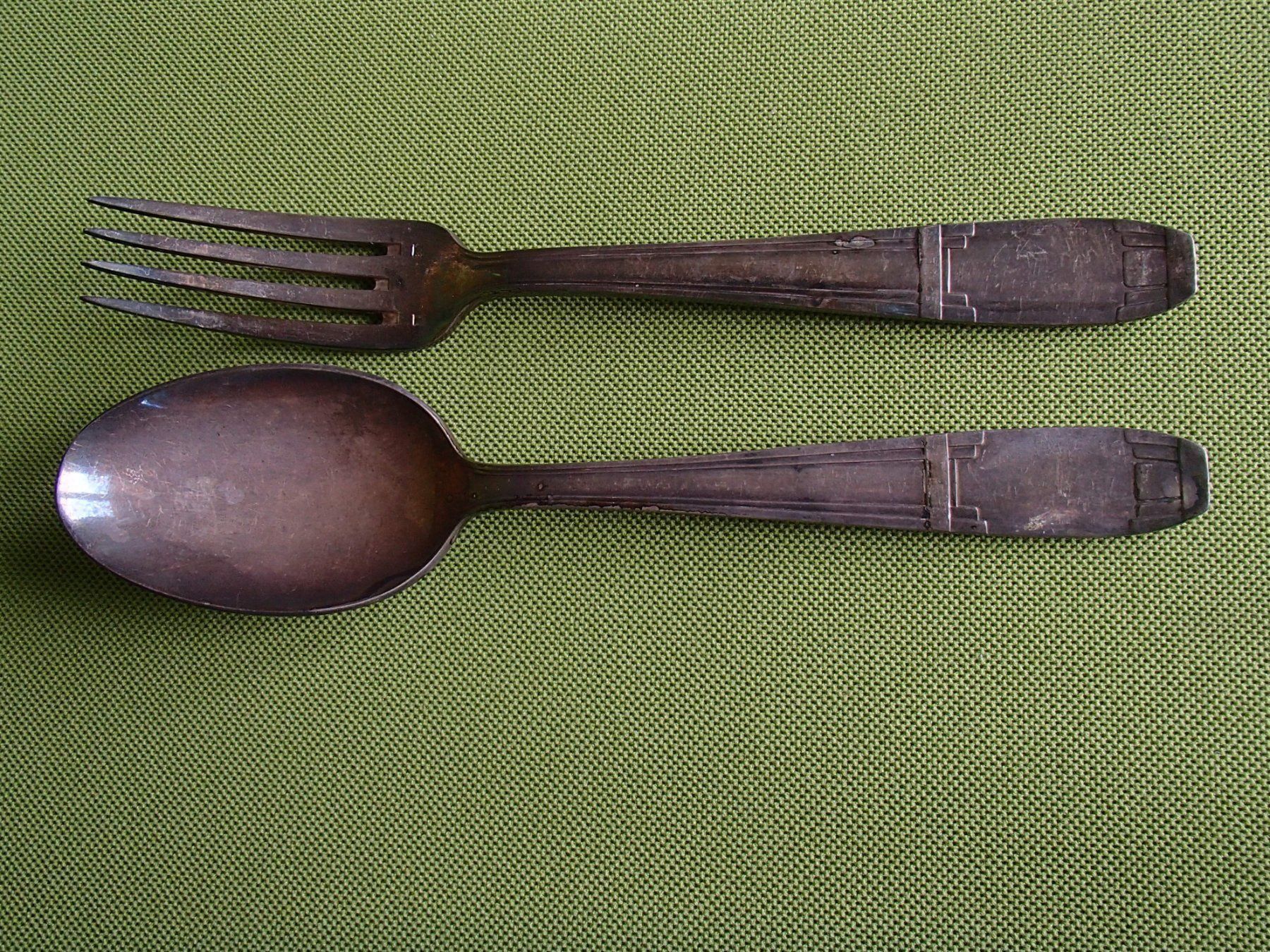 Set di posate: versilberter ART DECO Löffel und Gabel gestepelt PG – Usato da Schöfflisdorf venduto da pullux